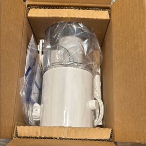 Instafloss with Base Unit and Removable Mouthpiece